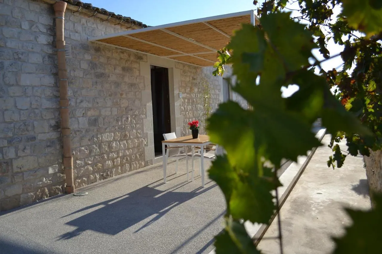 Konukevi Antica Masseria Timparuci Modica
