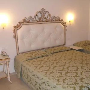 Gasthuis Residenza Due Torri Check In Presso Vicolo Cattani 7 Bologna